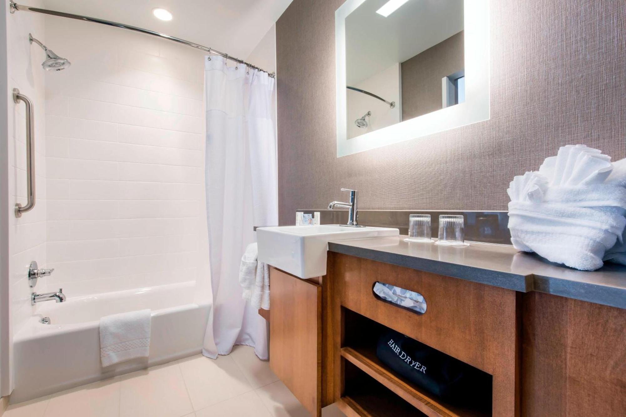 Springhill Suites By Marriott Gallup Exterior photo